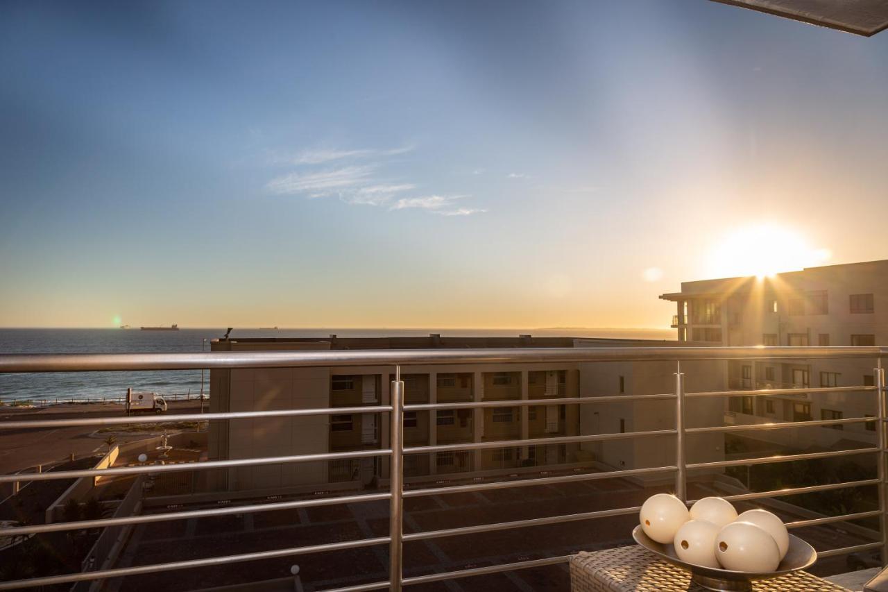 Luxury Ocean View Beachfront 2 Bed Apartment -206 The Waves, Blouberg, Cape Town Блуберґстранд Екстер'єр фото